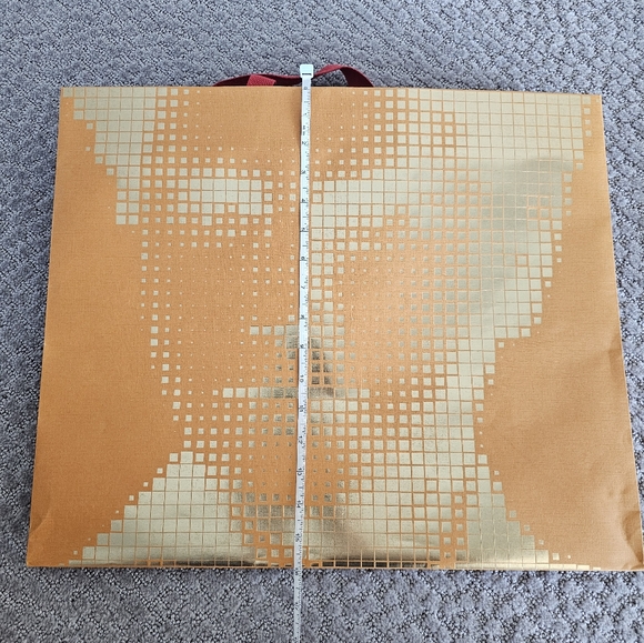 Authentic Louis Vuitton Paper bags - Picture 4 of 8